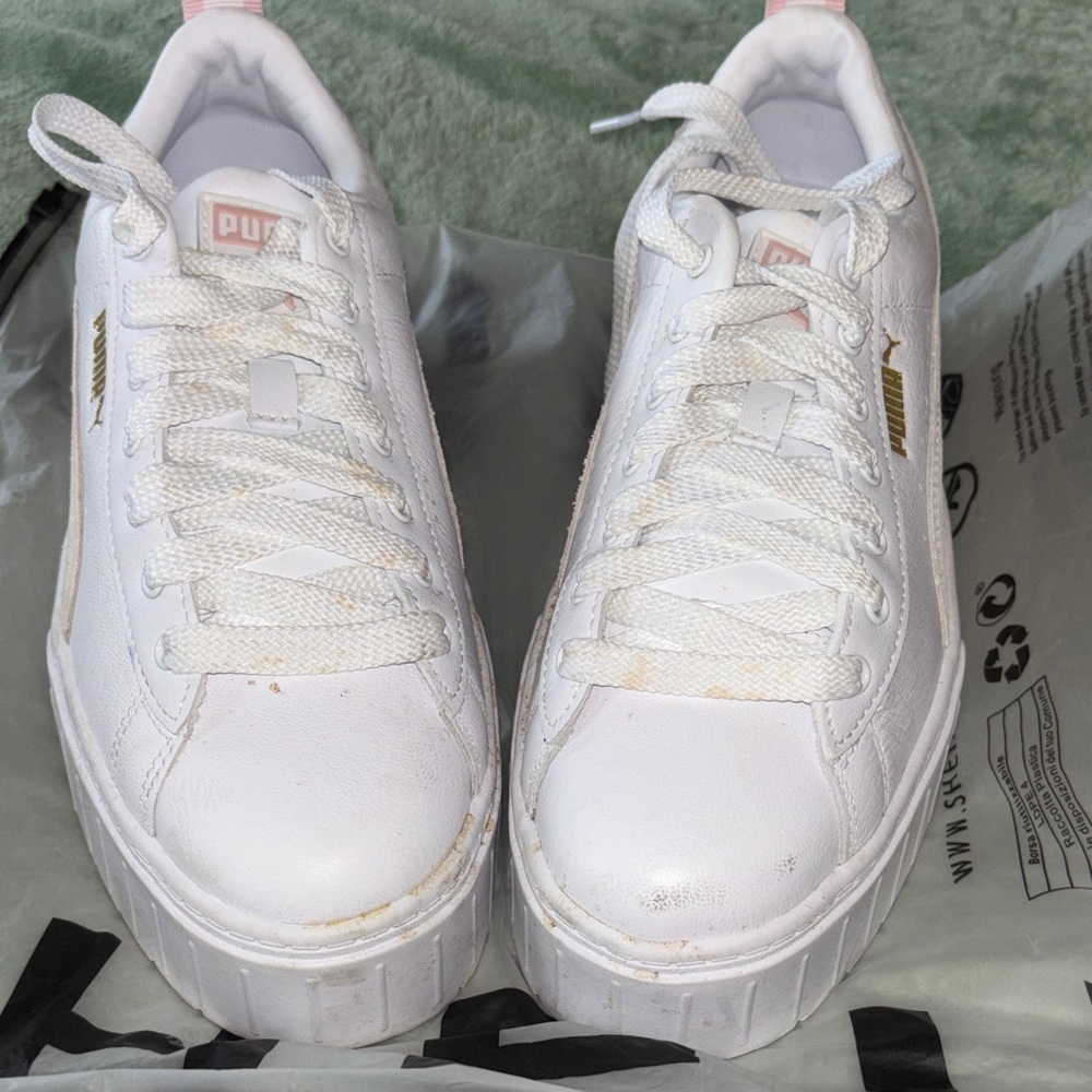 Like NEW Puma Women's White and Gold  platform Sneakers